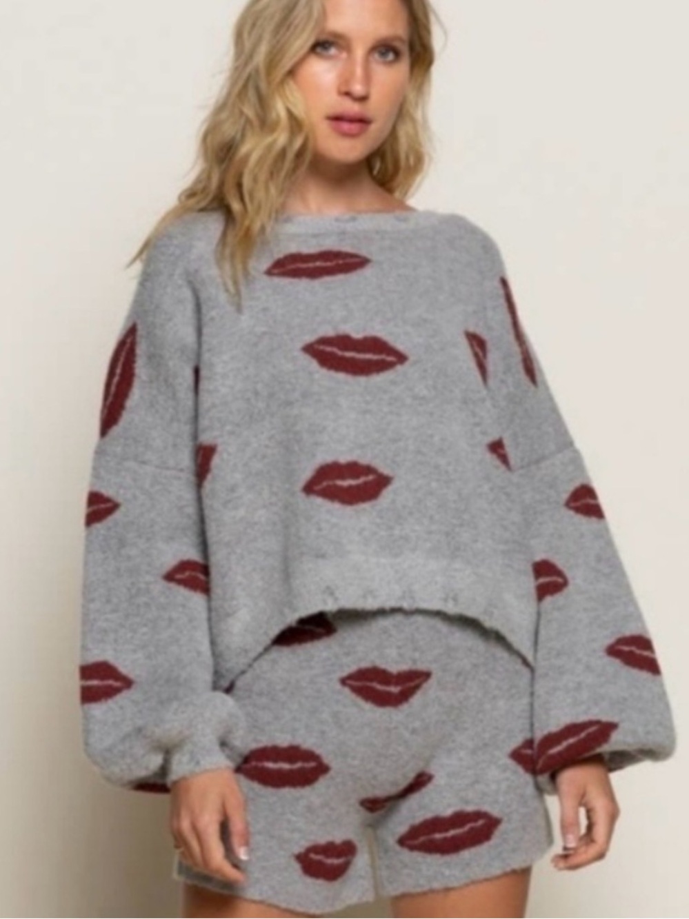 NWOT POL COZY KISSES  ALL OVER OVERSIZED DISTRESSED RAW HEM SWEATER | SMALL